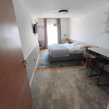 Comfortable Studio For 2 - Ljubovic Hill View פודגוריצה